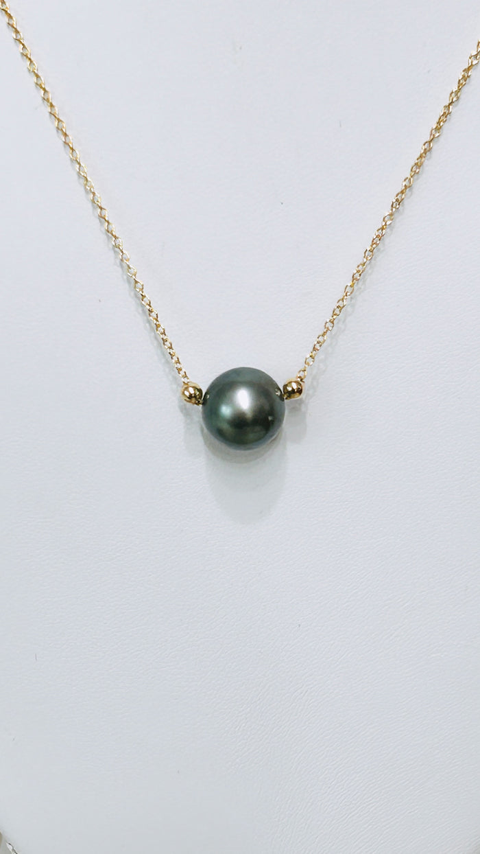 Emily necklace- Classic Gray Tahitian