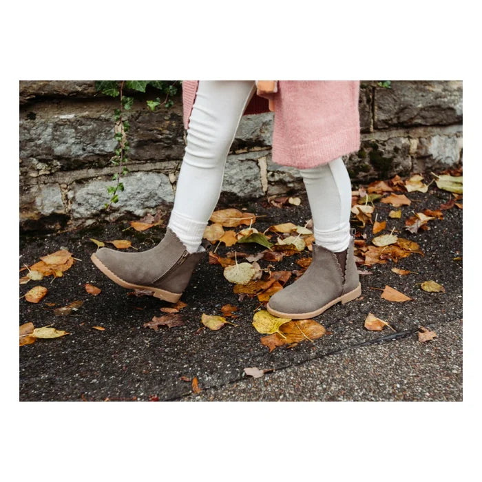 L'Amour | Nicola Scalloped Chelsea Boot