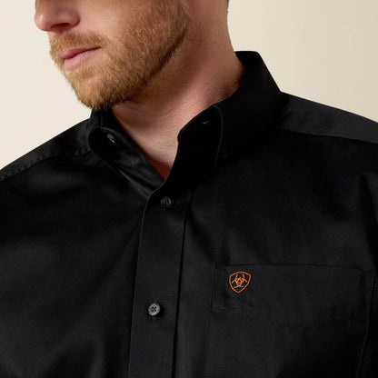 Ariat Men - Solid Twill Classic Fit Shirt (Black) 10000502