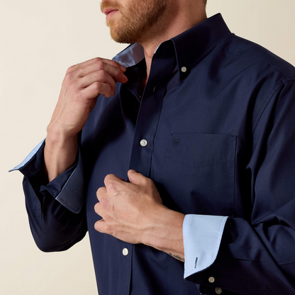 Ariat Men - Wrinkle Free Solid Classic Fit Shirt (Navy) 10020330