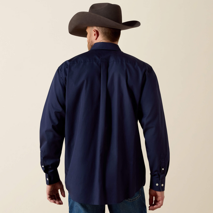 Ariat Men - Wrinkle Free Solid Classic Fit Shirt (Navy) 10020330