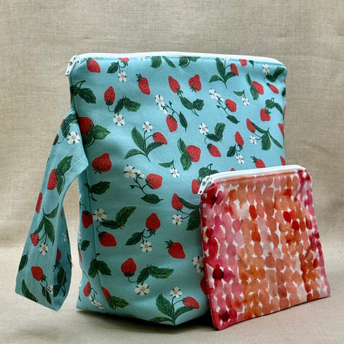 Berry Sweet - Medium Wedgetote with Coordinating Notions Pouch