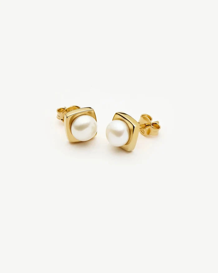 Button Pearl Square Stud Earrings | 18ct Gold Vermeil/Pearl Earrings Missoma