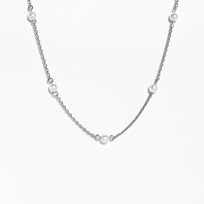 Delicate Pearl Necklace