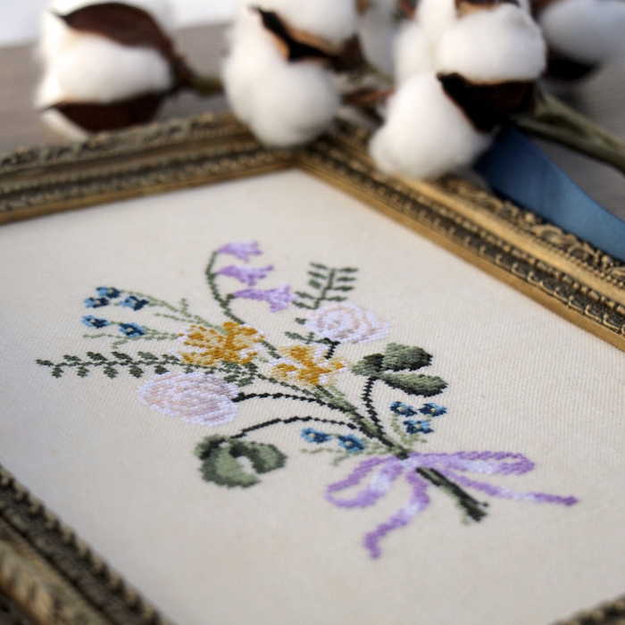 Diana Bloom Designs - Morning Walk Bouquet - Chart IH and/or Roxy Floss