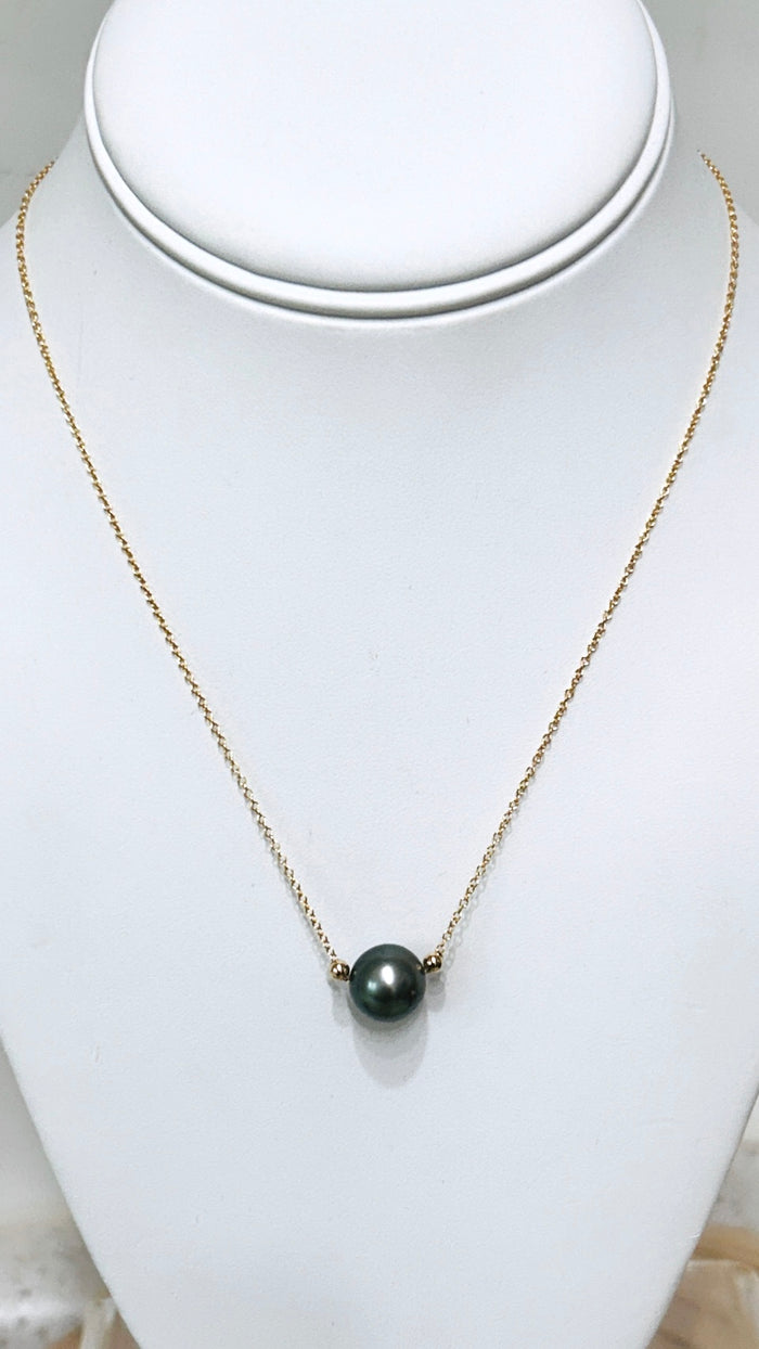 Emily necklace- Classic Gray Tahitian