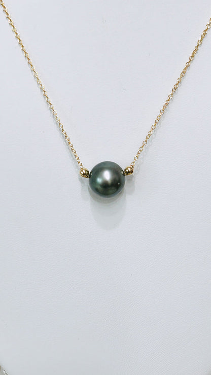 Emily necklace- Classic Gray Tahitian