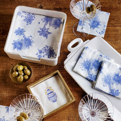 Blue and white floral Papersoft napkins by Vietri, set of 20 guest towels with elegant floral design.