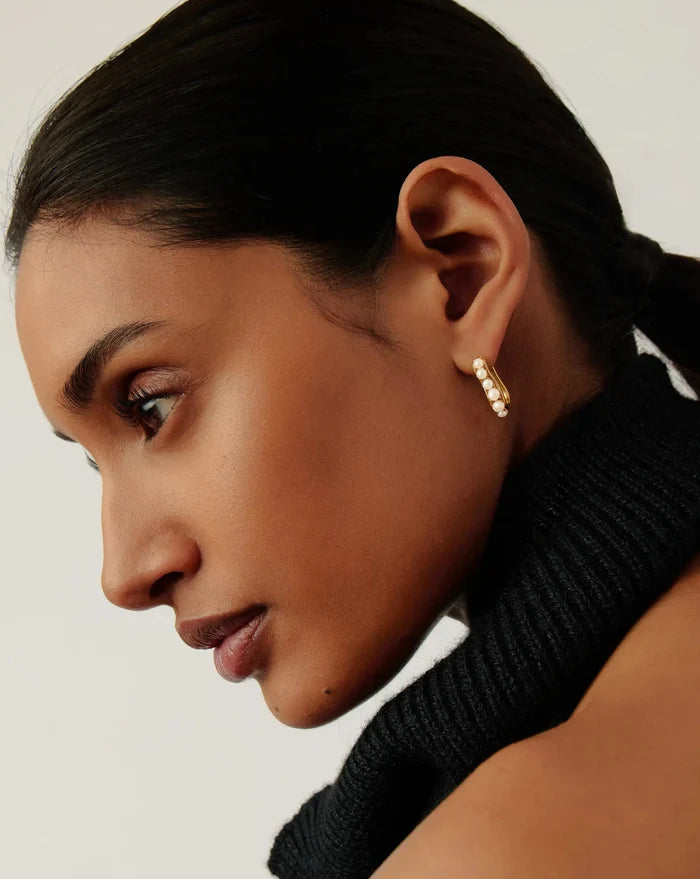 Pearl Wave Small Hoop Earrings | 18ct Gold Plated/Pearl Earrings Missoma