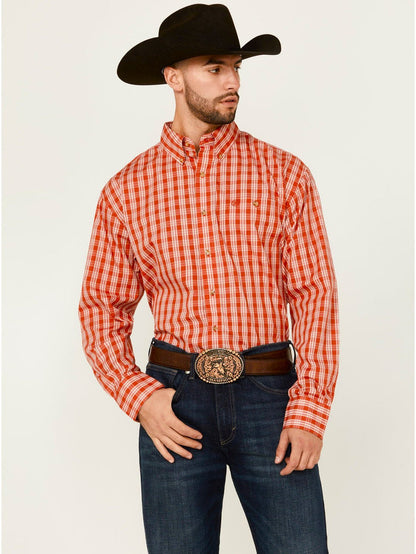 Wrangler Men - Classic Button Down (Red Plaid) 112344295