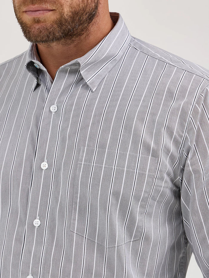 Wrangler Men - Cody Johnson Button Down (Charcoal Stripe) 112369538