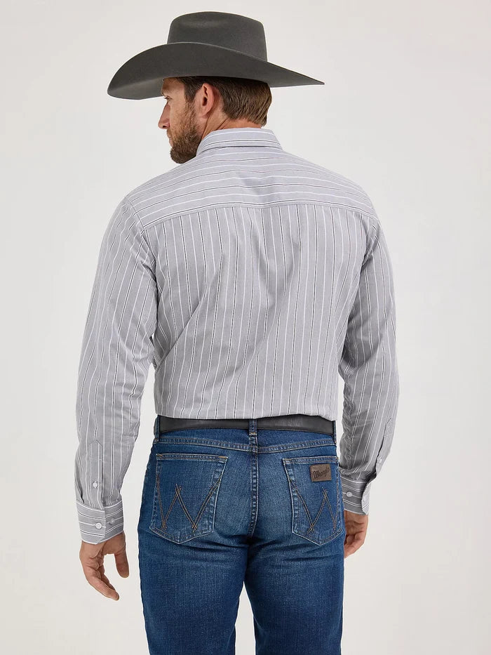Wrangler Men - Cody Johnson Button Down (Charcoal Stripe) 112369538