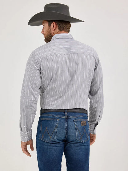Wrangler Men - Cody Johnson Button Down (Charcoal Stripe) 112369538
